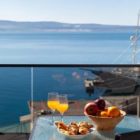 Number Xi - Beachfront Luxury With Pool * Jesenice (Split-Dalmatia)