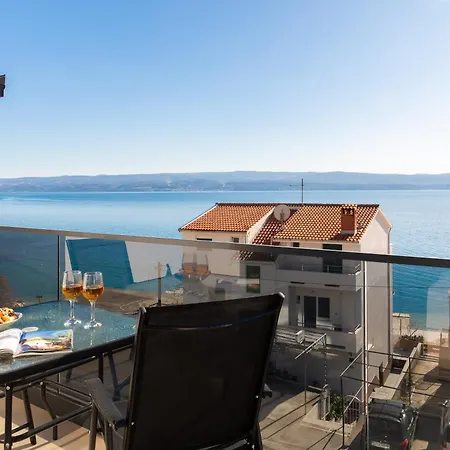 דירה Number Xi - Beachfront Luxury With Pool ז'סניסה