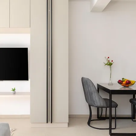דירה Number Xi - Beachfront Luxury With Pool