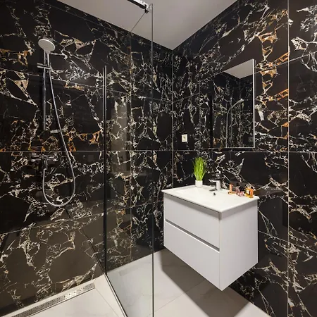 Number Xi - Beachfront Luxury With Pool ז'סניסה
