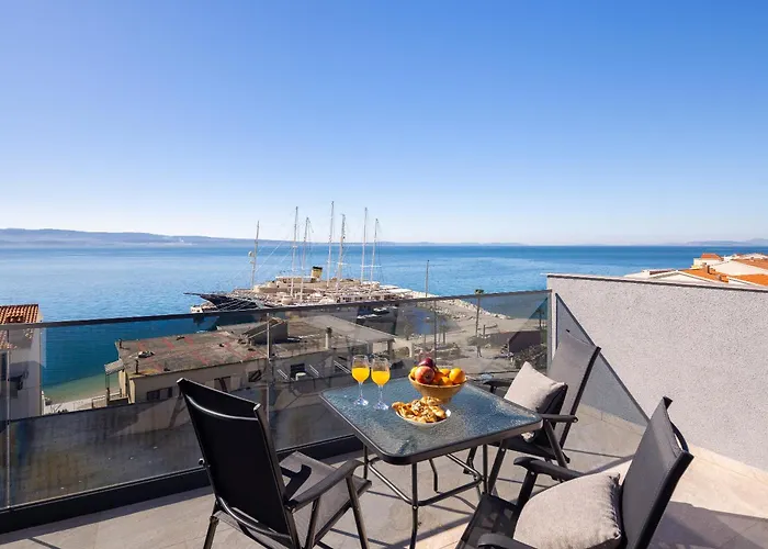 Number Xi - Beachfront & Pool Lejlighed *