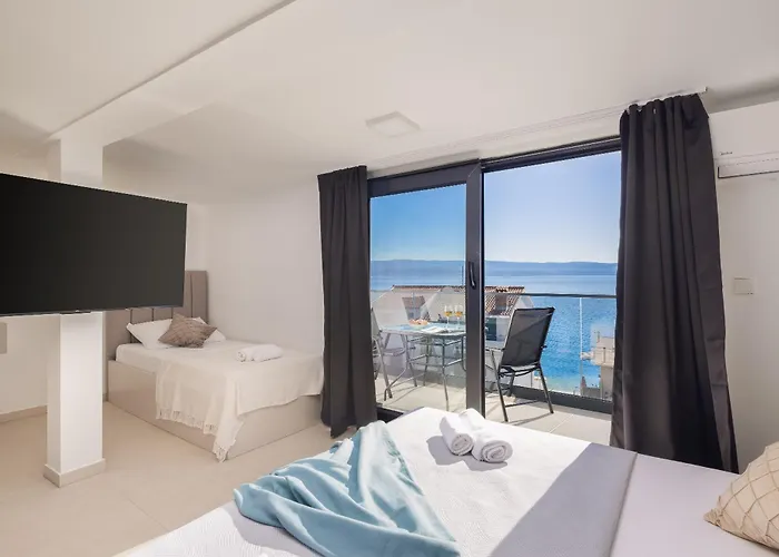 Lejlighed Number Xi - Beachfront & Pool Jesenice (Split-Dalmatia)
