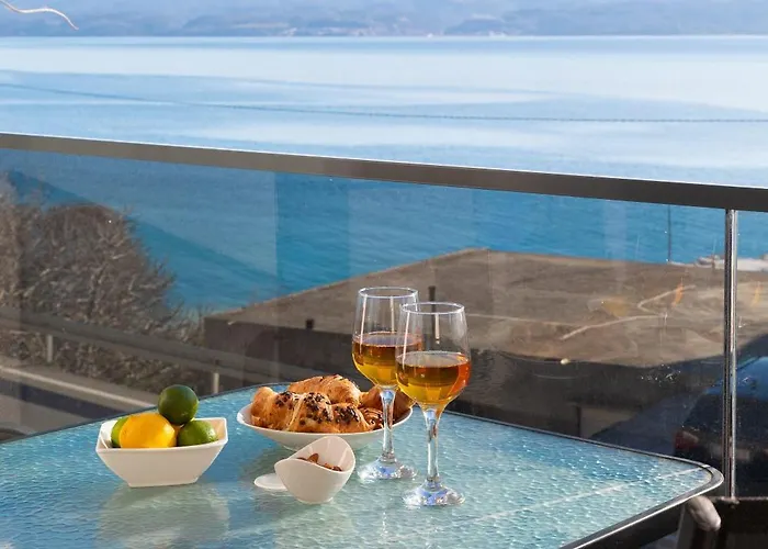 Lejlighed Number Xi - Beachfront & Pool Jesenice (Split-Dalmatia)