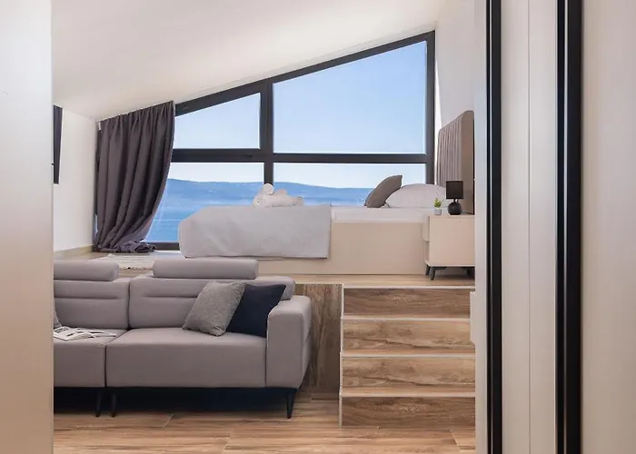 Number Xi - Beachfront & Pool Lejlighed Jesenice (Split-Dalmatia)