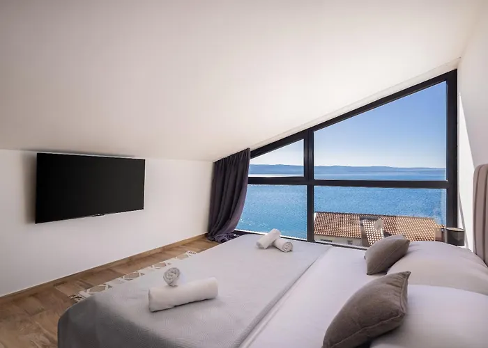 Number Xi - Beachfront & Pool Lejlighed Jesenice (Split-Dalmatia)
