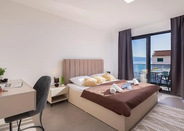 Number Xi - Beachfront & Pool Lejlighed